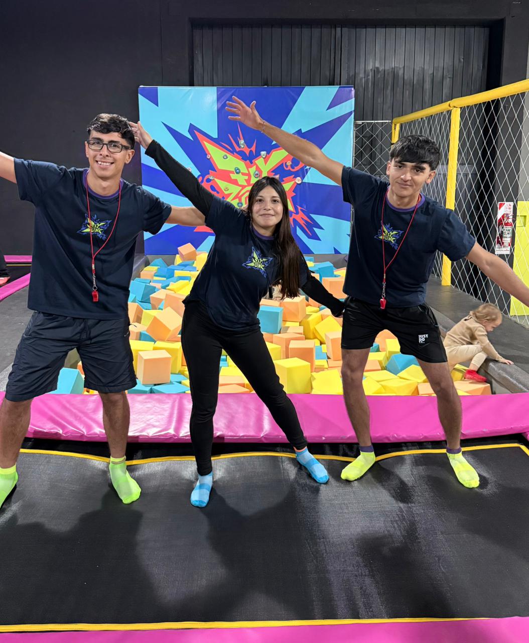 Equipo de trabajo de FlyZone Park parque de camas elásticas